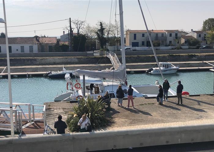 embarquement devant l'hotel des bains